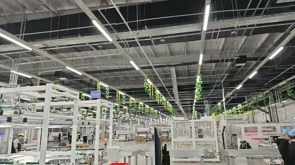从光伏车间到啤酒仓储：三家智造企业的生产网络升级，都选了这张 “彩光网”